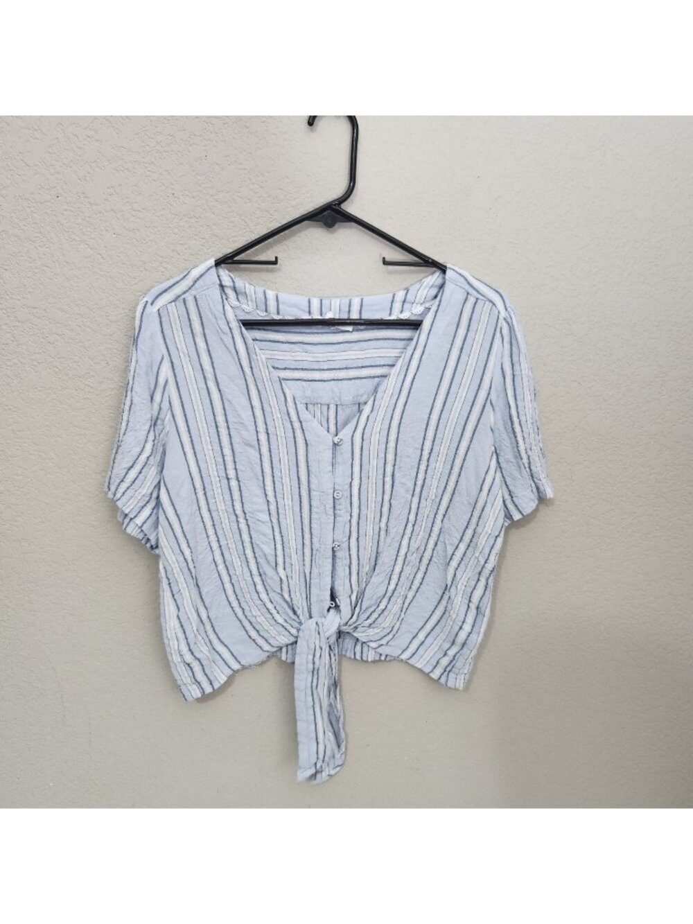 Jane + Delancey Button Down Tie Front Top Medium Blue White Cottagecore Beach